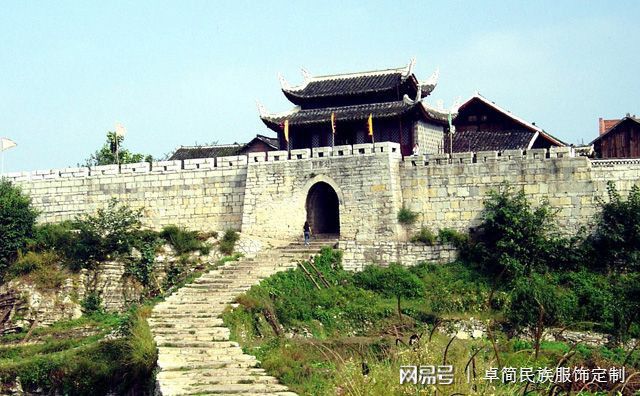 PG电子官方【卓简】为青岩古镇定做景区特色工作服