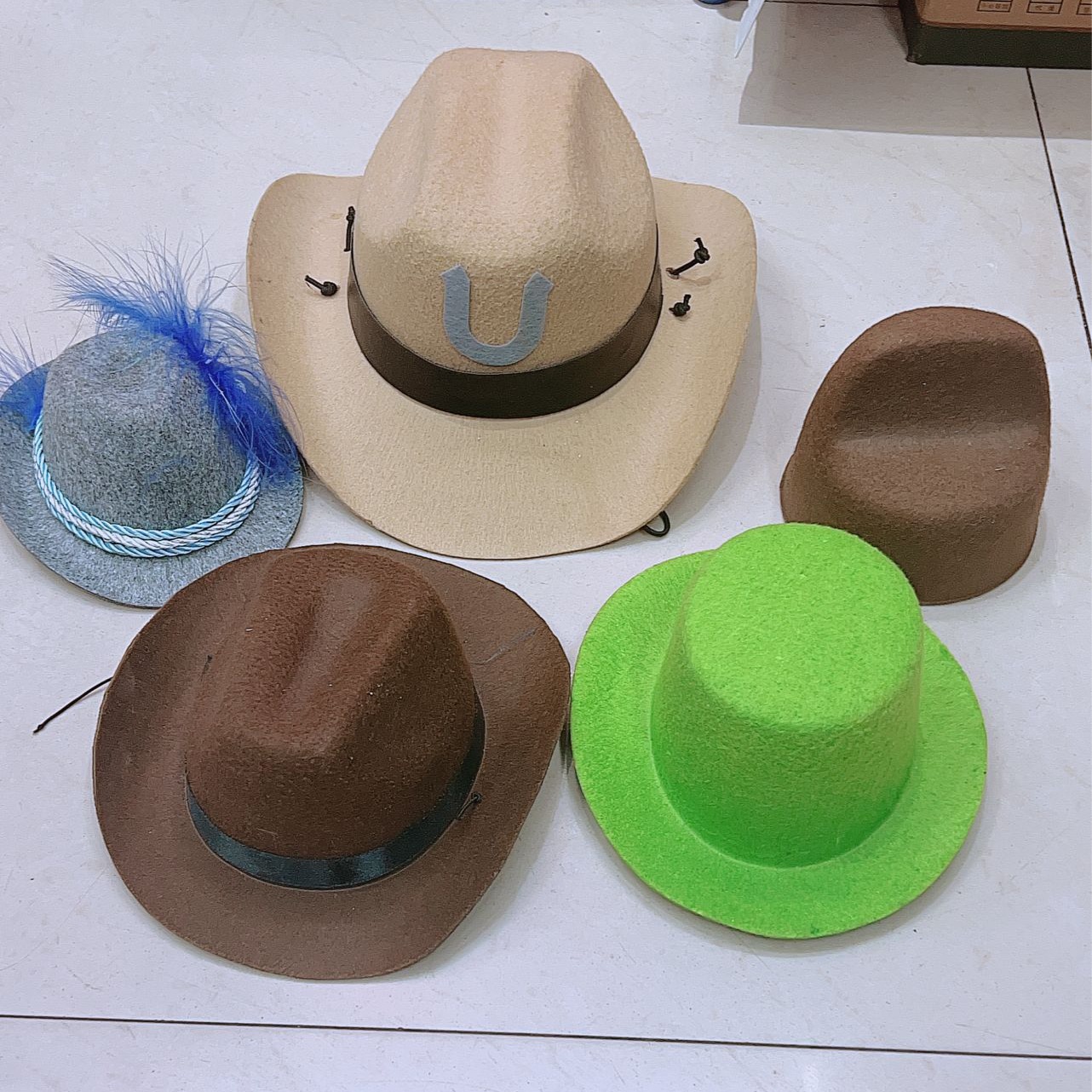 PG平台官方网站时尚缪斯杨晨晨：灰白职业装搭配与迷人红唇惊艳